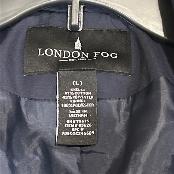 Women’s Navy London Fog Trenchcoat w/detachable hood. New condition - Picture 14 of 15